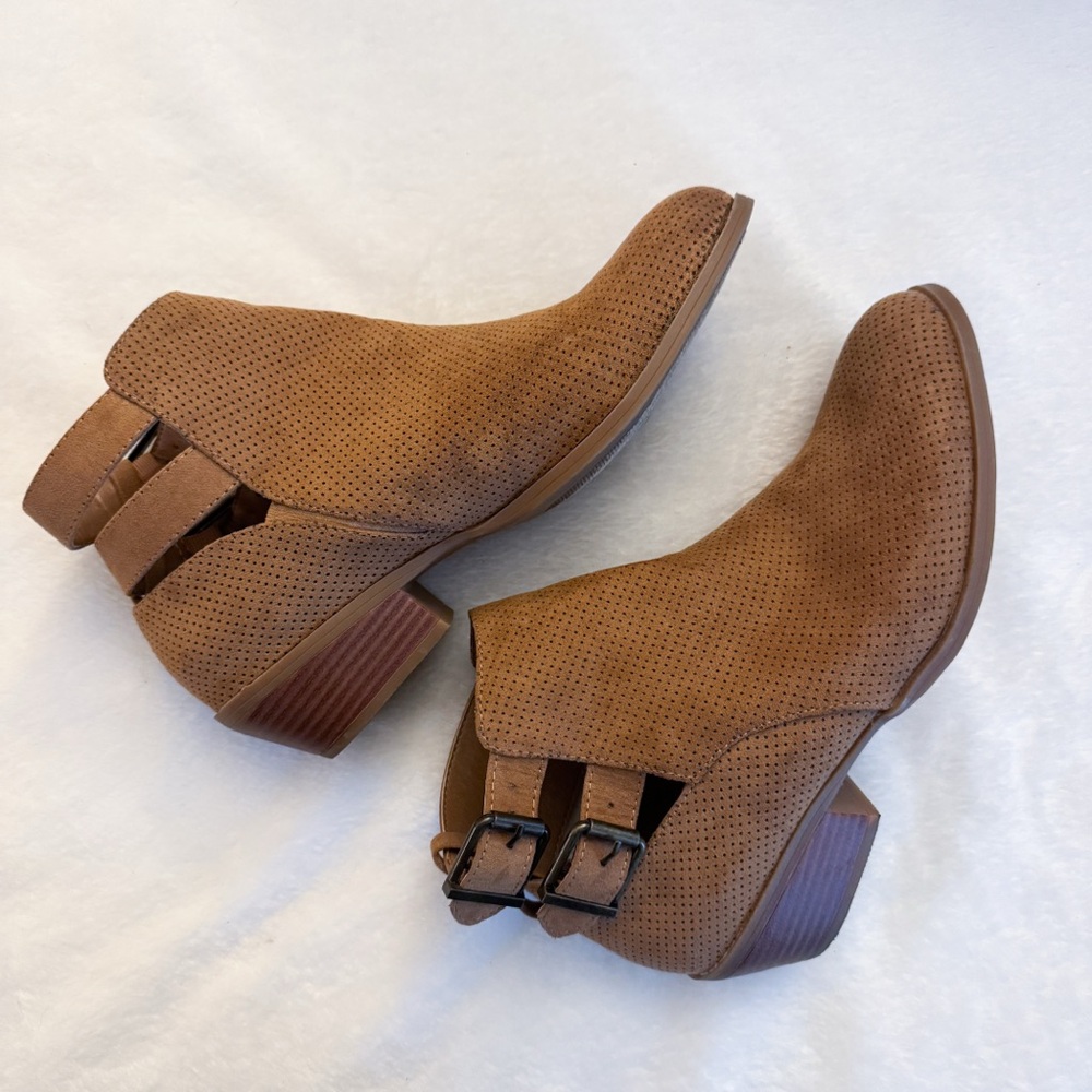 Stylish Tan Ankle Booties